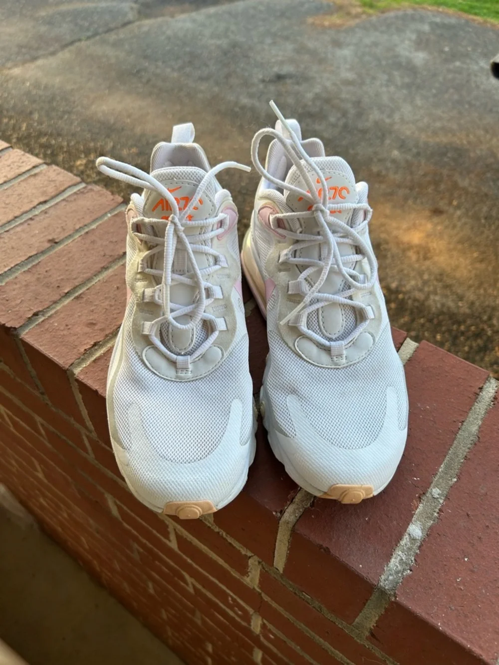 Nike Women’s White Sneakers with Pink Accents and Orange Insole Logo - Picture 3 of 4